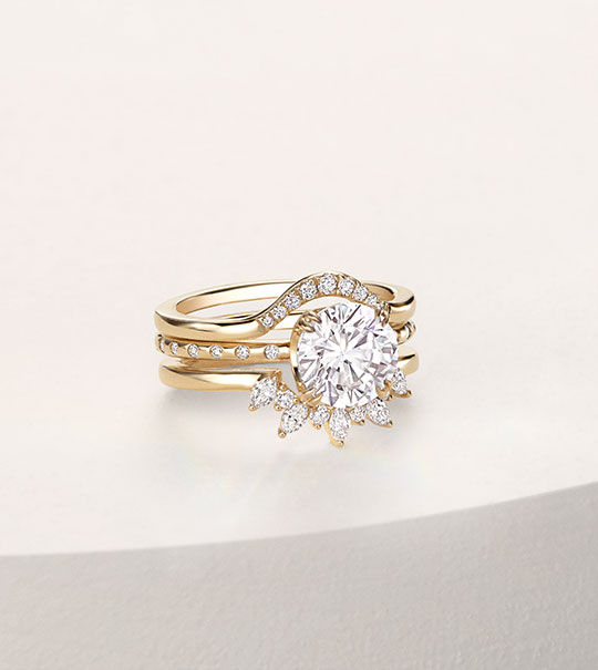 Distinct diamond bridal set