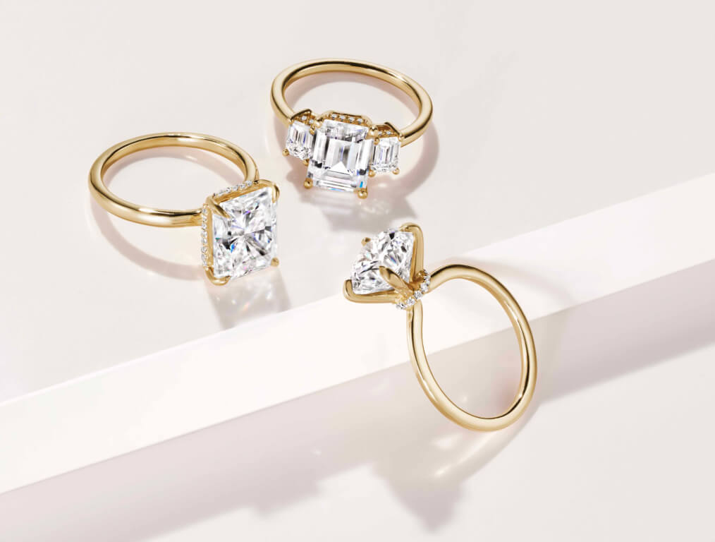 Couple viewing engagement rings in a virtual environment